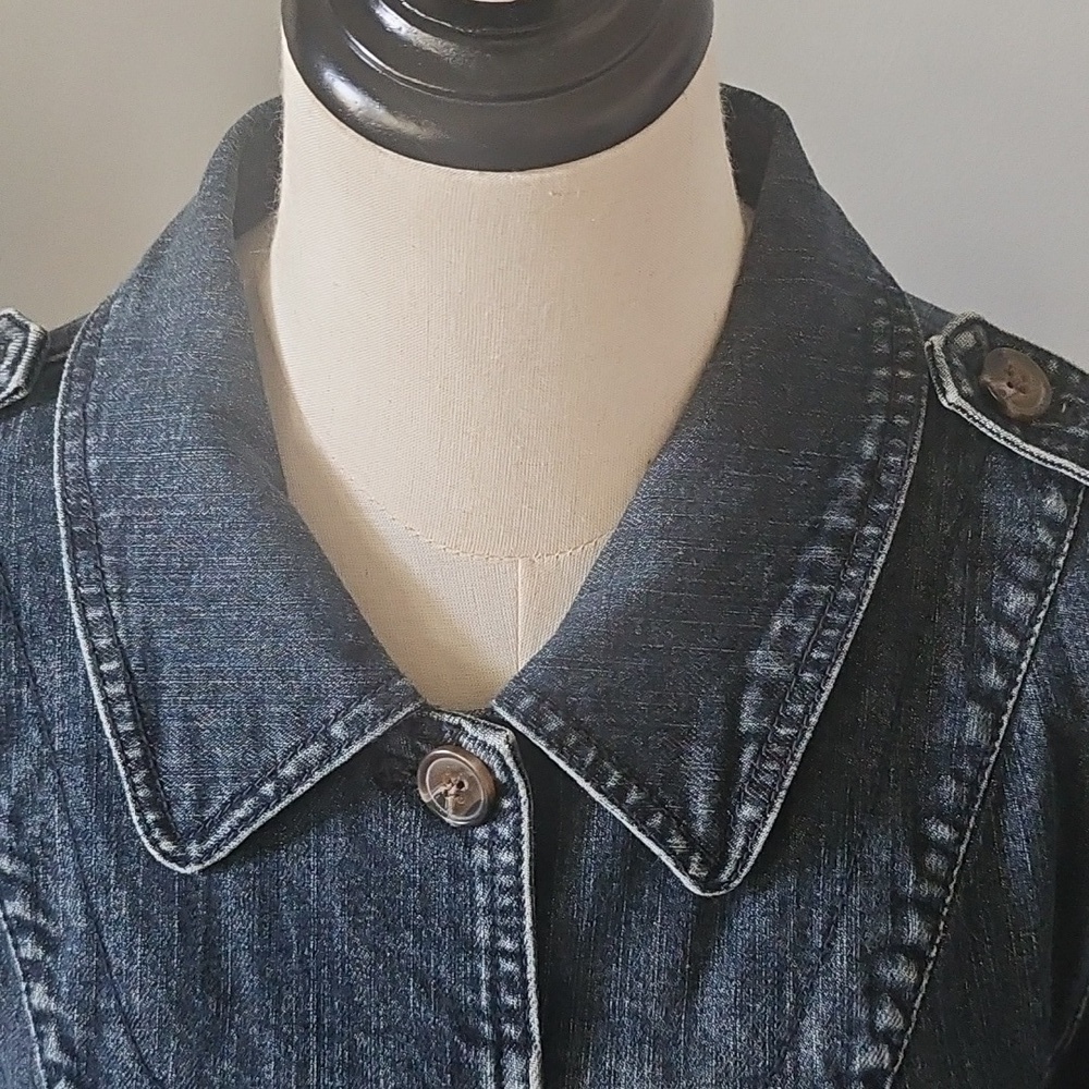 MOTTO Blue Denim Jacket with Shoulder and Yoke Detail - Picture 3 of 16